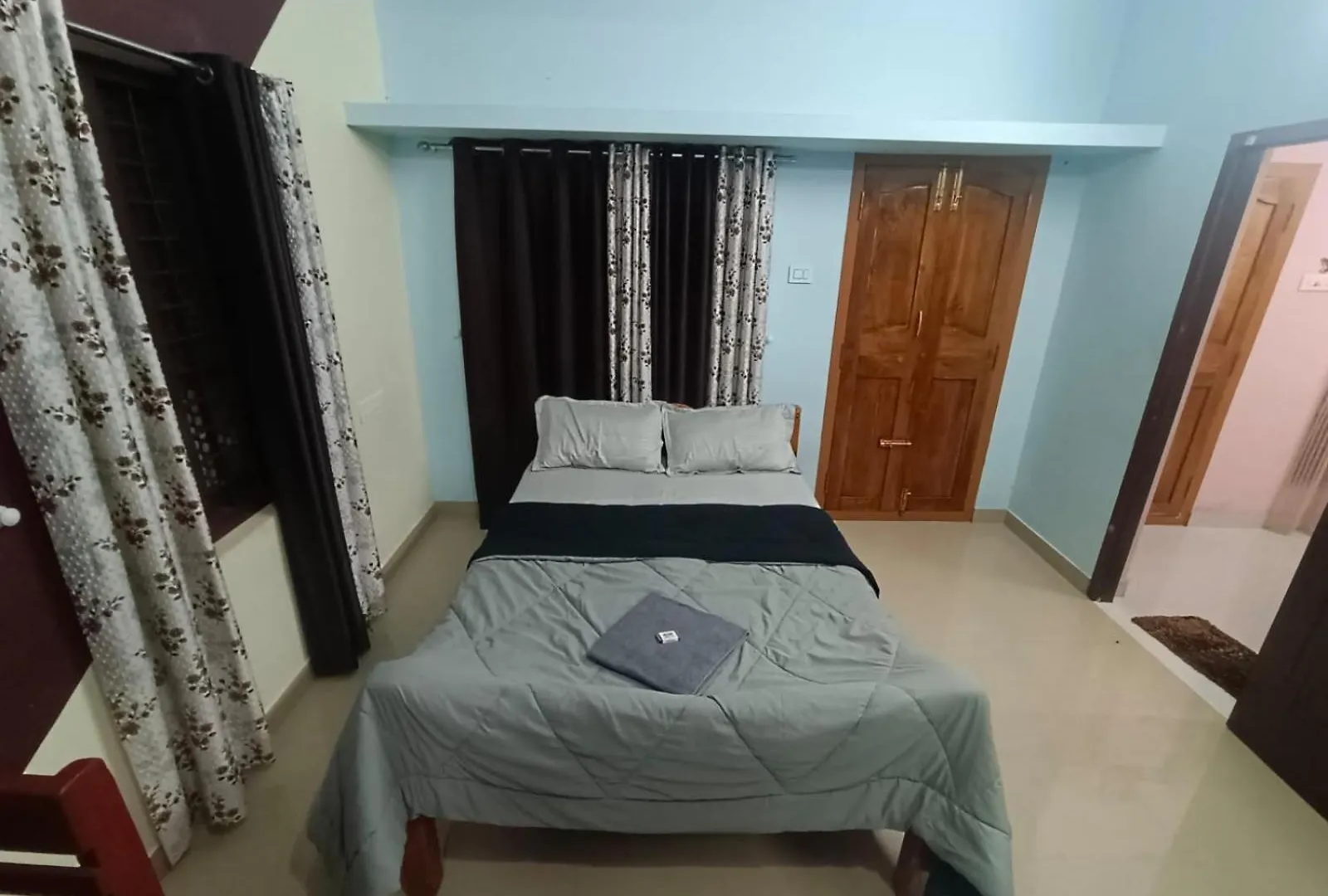 Wavewatcher'S Northcliff Varkala India